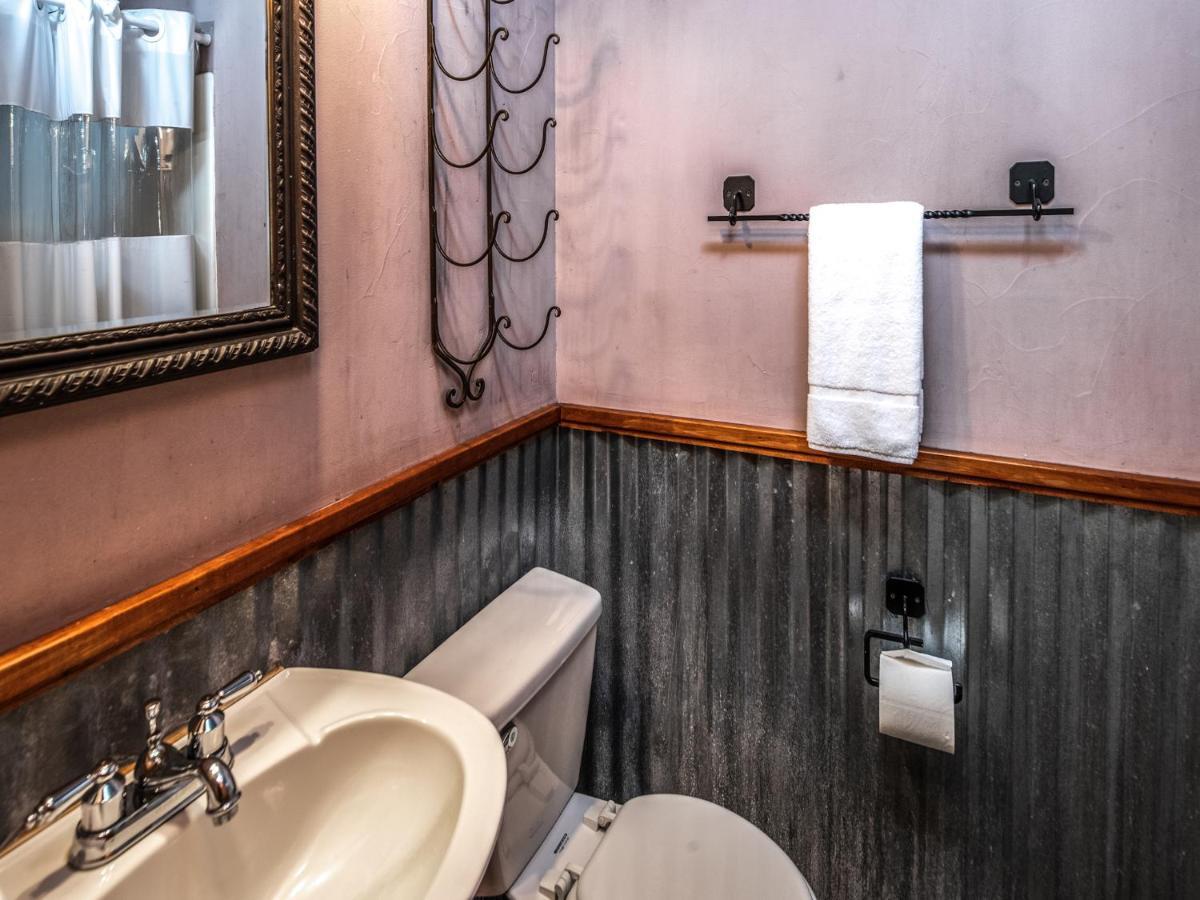 Apache Village Cabinette 13, Queen Bed, Midtown, Sleeps 2 Ruidoso Exteriér fotografie