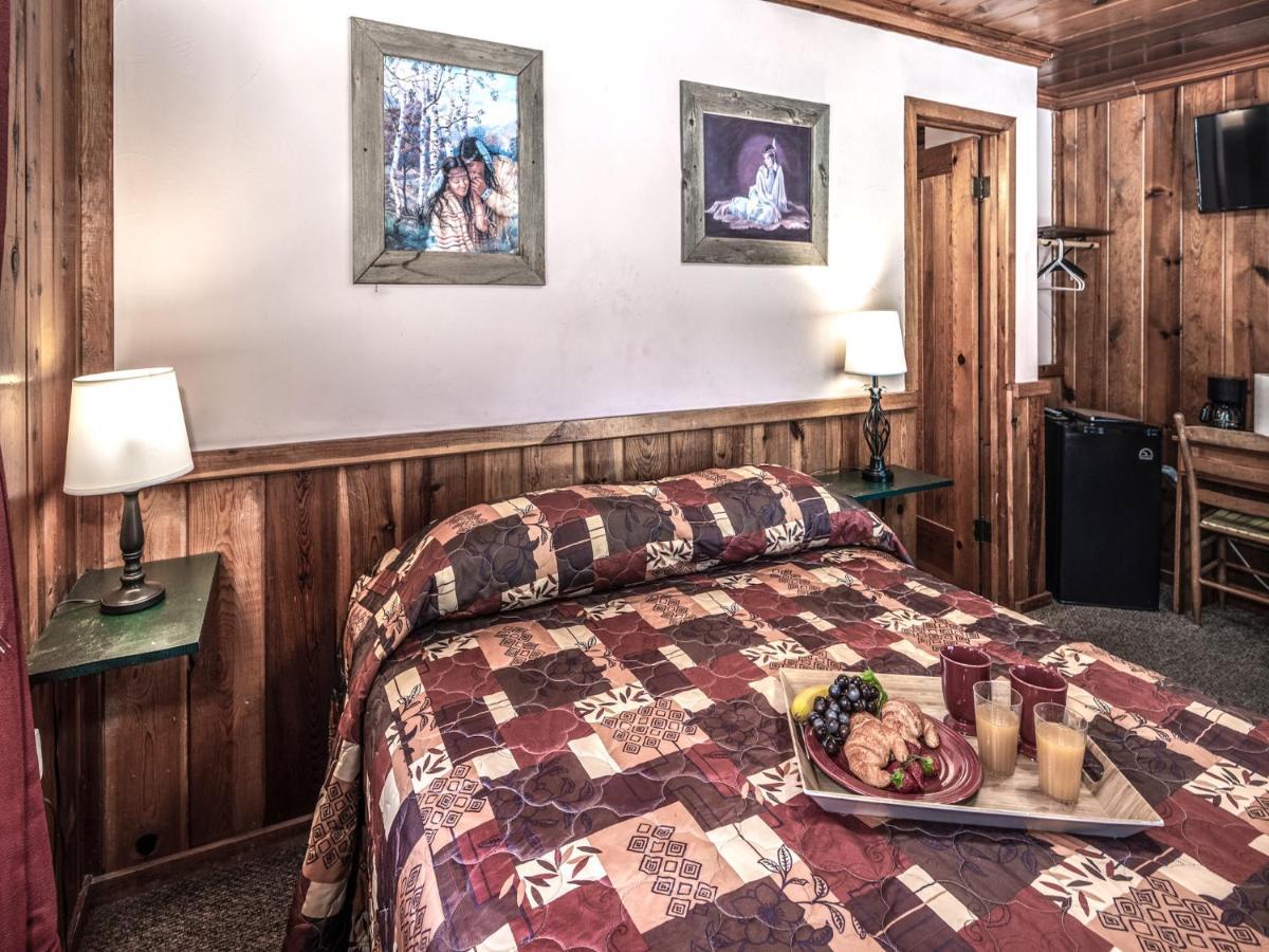 Apache Village Cabinette 13, Queen Bed, Midtown, Sleeps 2 Ruidoso Exteriér fotografie