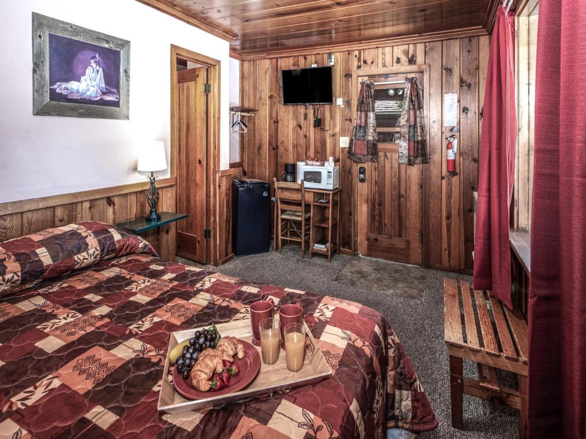 Apache Village Cabinette 13, Queen Bed, Midtown, Sleeps 2 Ruidoso Exteriér fotografie